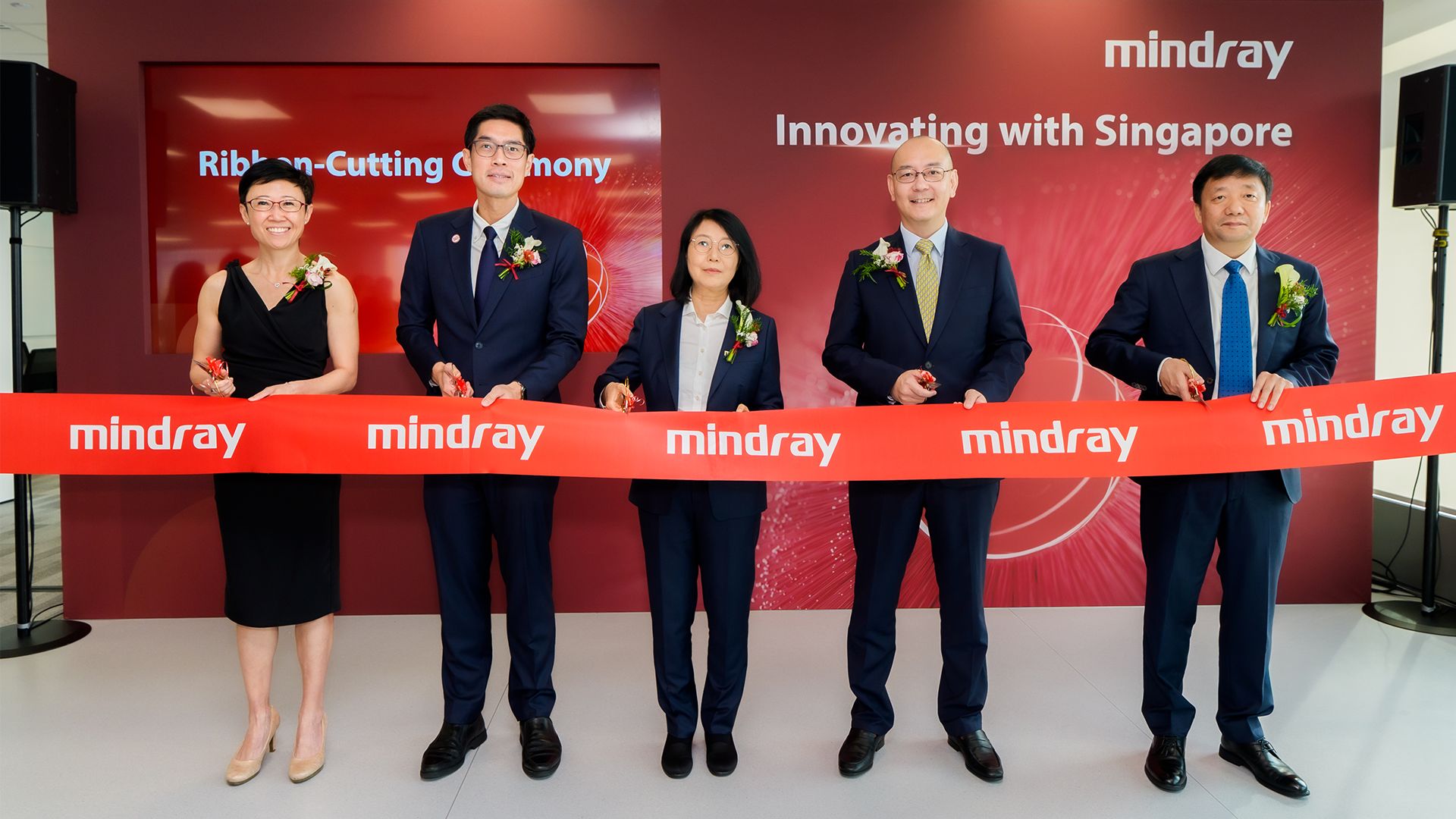 distinguished-guests-officiate-the-ribbon-cutting-ceremony