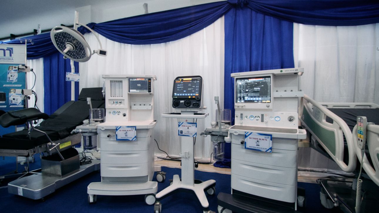 Mindray Indonesia & PT Graha Teknomedika manufactured equipment display