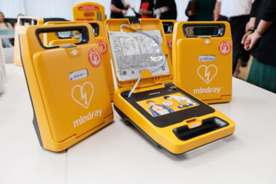 Donated equipment Mindray BeneHeart C1 AED display on event