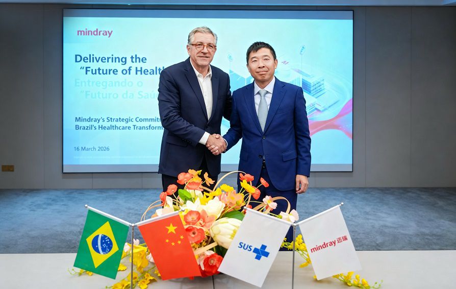 His Excellency Dr. Alexandre Padilha, Minister of Health of Brazil, meets with Hao Wu, President of Mindray.