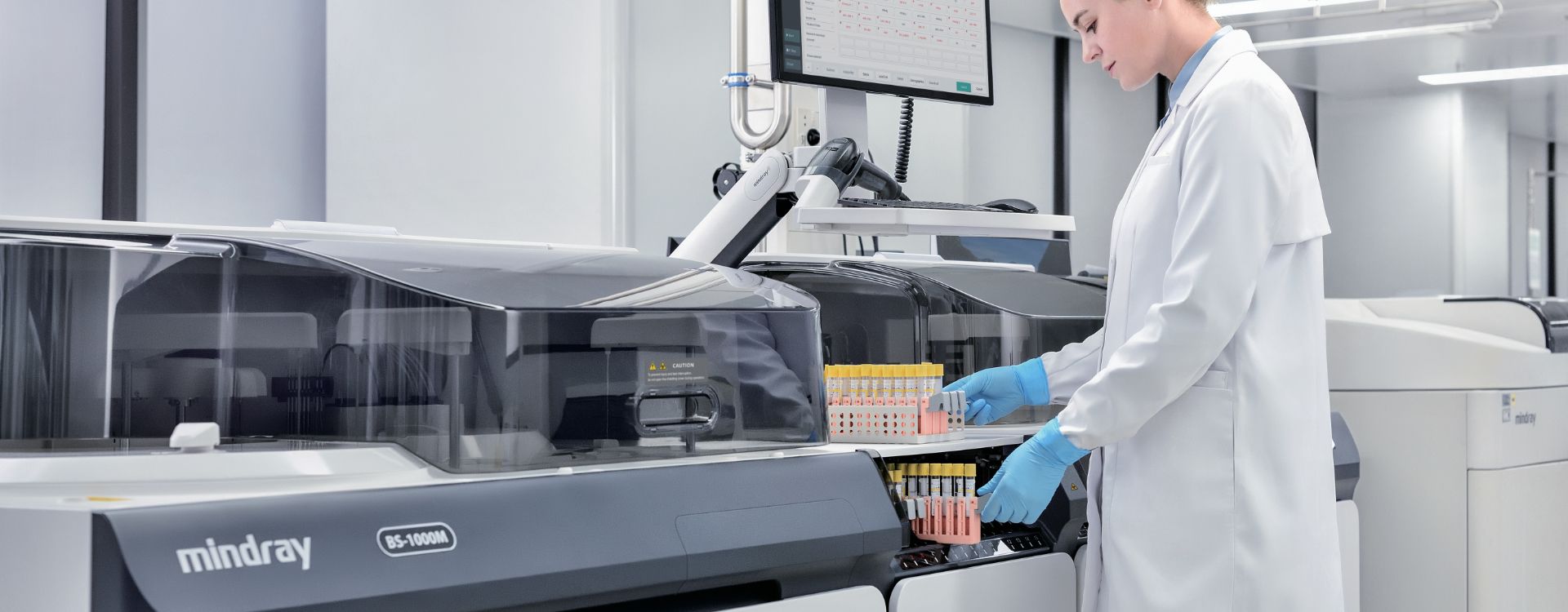 M980 Chemistry and Immunoassay Integrated Solution key visual