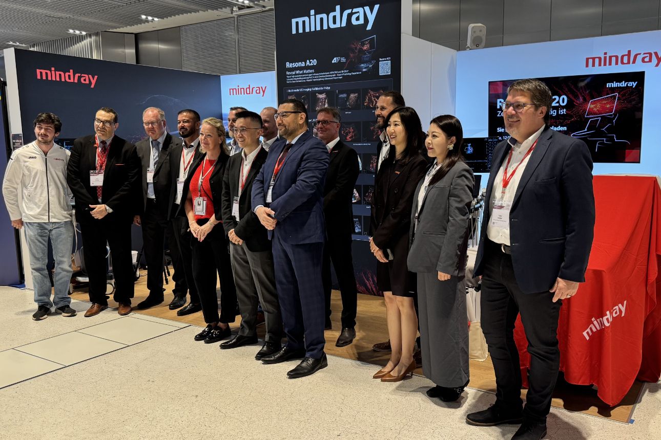 resona-a20-euro-launch-group-photo-1.0-de