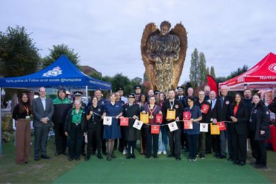 Group photo for Welwyn Garden City residents CPR and other emergency life-saving skills training community event